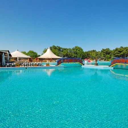 Holiday home Locazione Turistica Borsetti.13